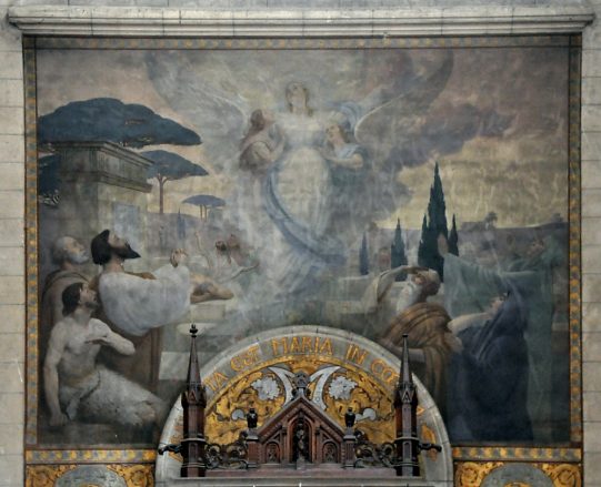 Peinture murale de l'Assomption dans le bras nord du transept