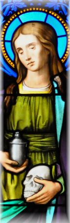 Sainte Madeleine dans un vitrail créé par l'atelier Carl Geyling