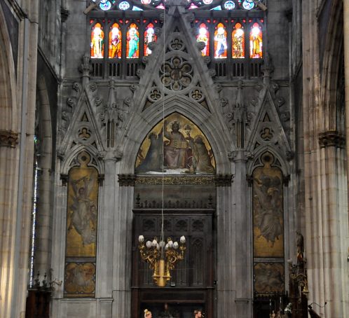 Les peintures murales dans le bras Est du transept