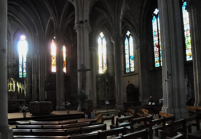 Le chœur et la partie droite du transept