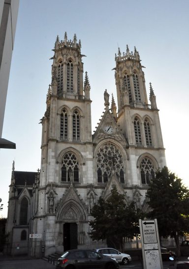La façade de l'église Saint-Léon