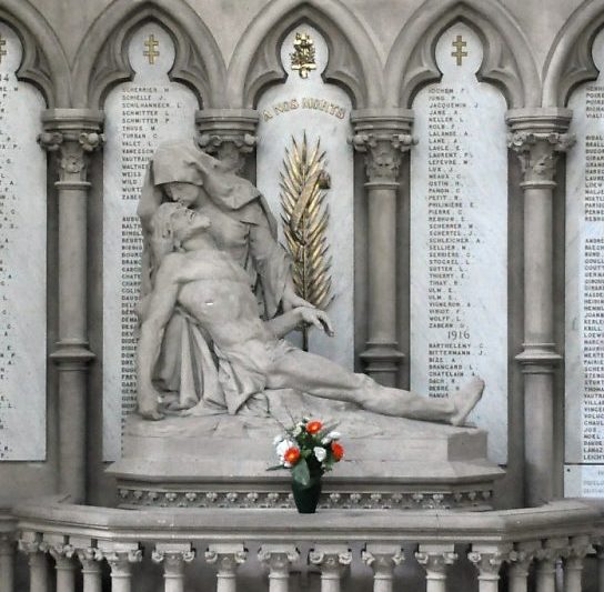Vierge de Pitié d'Ernest Bussière (1863-1913) dans l'avant-nef