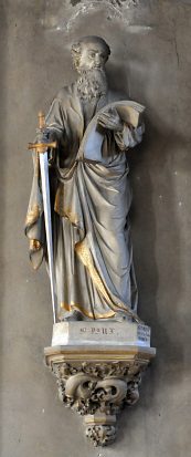 Statue de saint Paul dans l'avant-nef