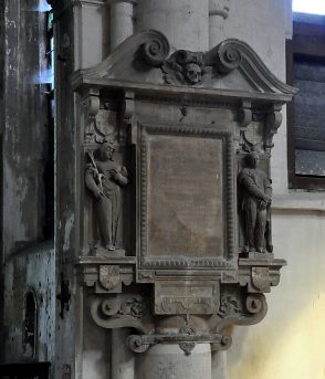 Monument funéraire d'Esther d'Apremont, Époque Renaissance.