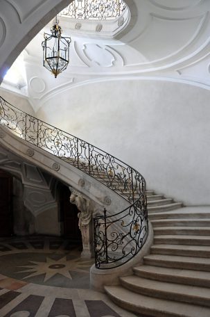 L'escalier ovale et son atlante