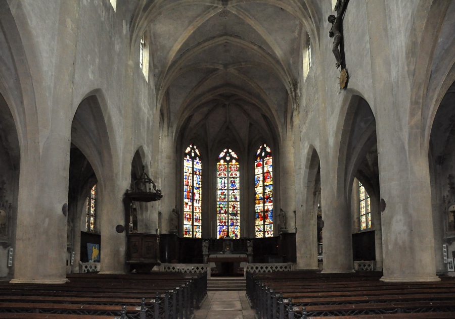 Vue générale de l'église de Vézelise