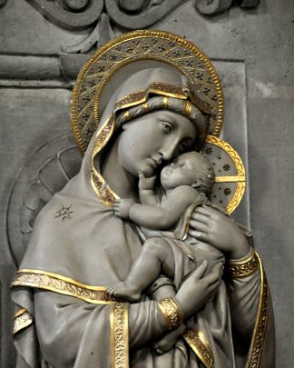 Statue de Notre–Dame de Grâce
