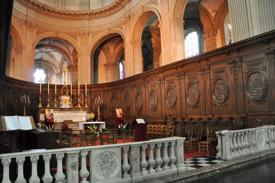 Le grand chœur, aménagé en 1739