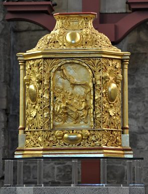 Le tabernacle en bois doré