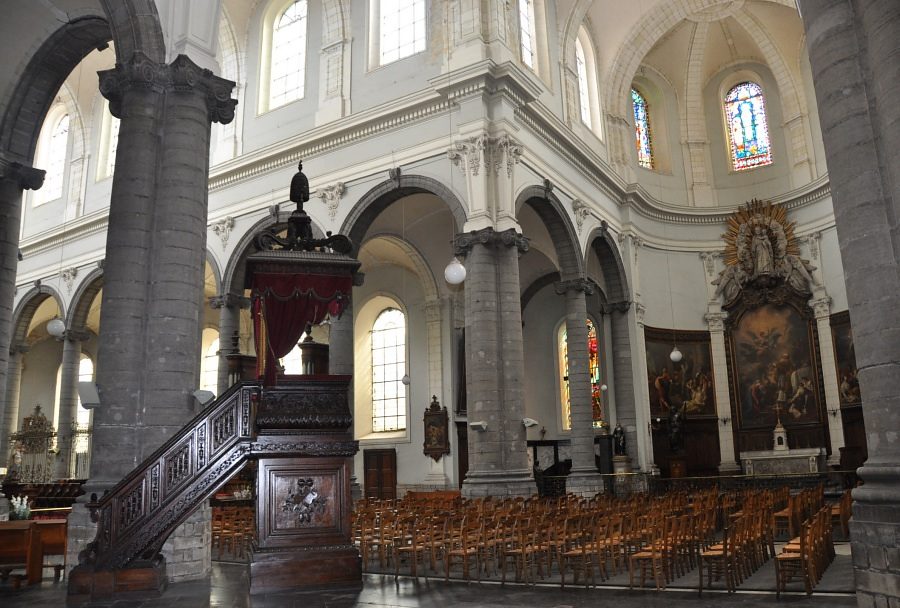 Le transept et le croisillon droit