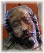 Christ en croix dans le chevet, art roman du XIIe siècle