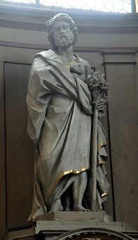 Statue de saint Joseph dans la chapelle absidiale sud