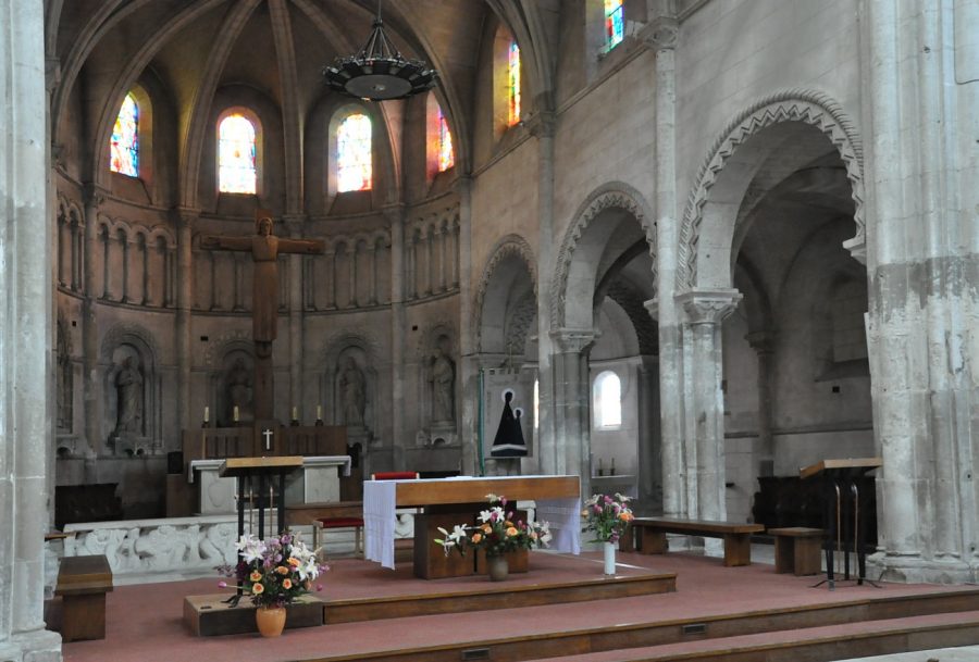 Le chœur néo-roman de l'église Saint-Martin