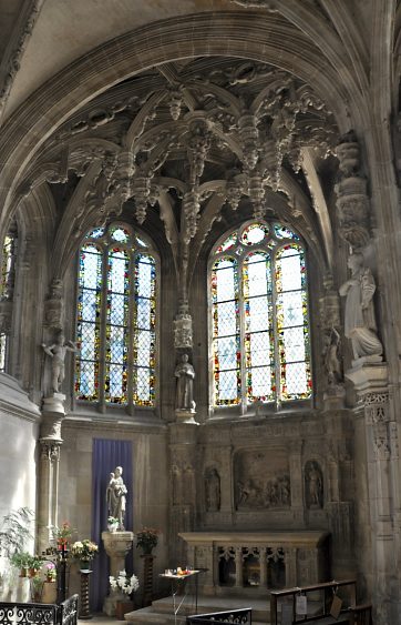 Chapelle rayonnante sud de la Vierge