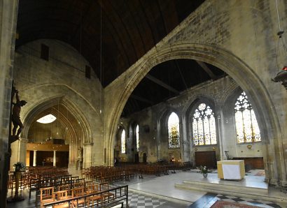 Vue d'ensemble des deux nefs depuis l'abside «Sud»