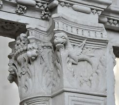 Chapiteau sculpté Renaissance