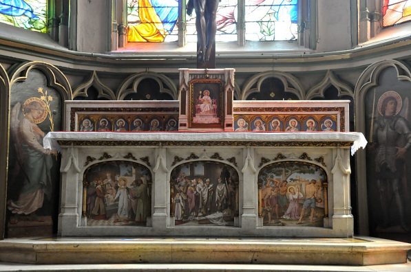 Le maître–autel en marbre, XIXe siècle