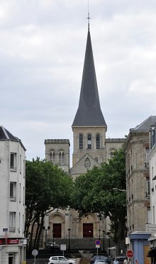 L'église depuis la rue du docteur Cousture