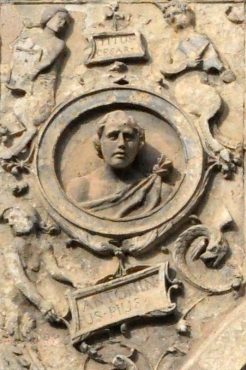 L'empereur roman Antonin le Pieux dans un médaillon
