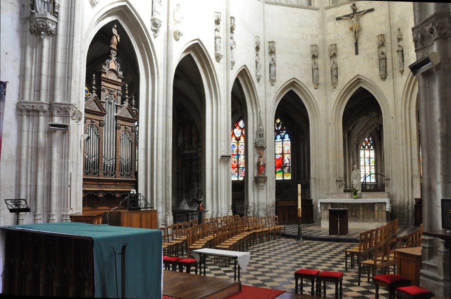 Le sanctuaire de l'église Notre-Dame-des-Marais