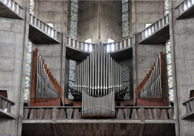 L'orgue de tribune dû au facteur Robert Boisseau (1964)