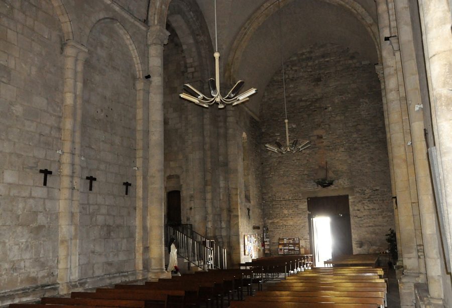 La nef de Saint-Pierre vue du chœur