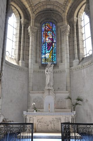 Chapelle axiale de la Vierge