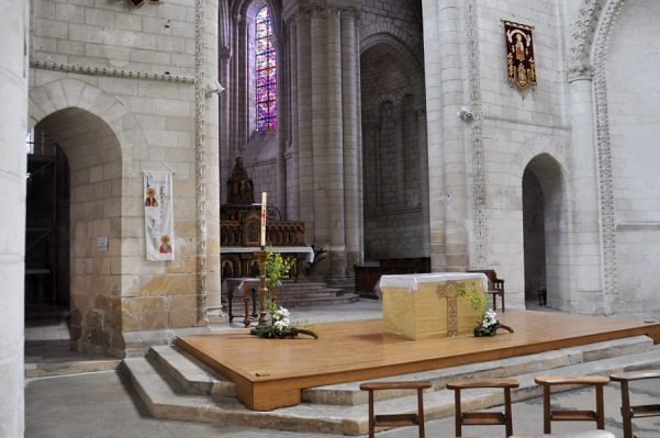 L'autel de l'avant-chœur de la Trinité