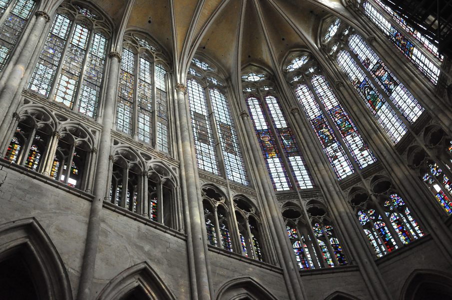 Les grandes fenêtres du chœur de la cathédrale de Beauvais