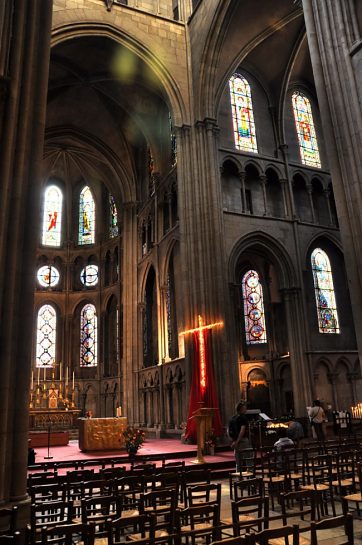 La croisée du transept, le chœur et le croisillon sud