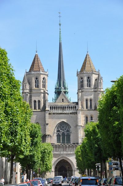 La façade de Saint-Bénigne