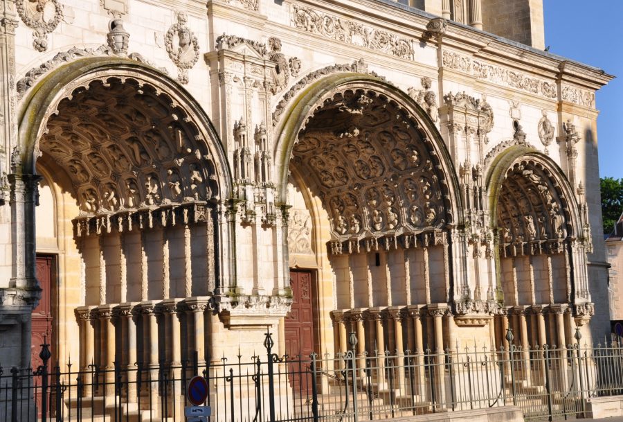 Les trois portails gothique et Renaissance
