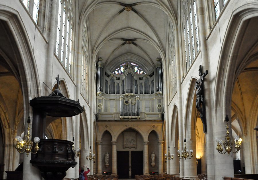 La nef de l'église Saint-Germain l'Auxerrois vue depuis la croisée du transept