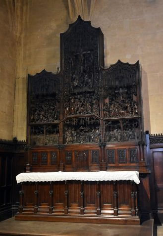 Le retable flamand du début du XVe siècle a été offert à l'église par le comte de Montalivet, ministre de l'Intérieur en 1839