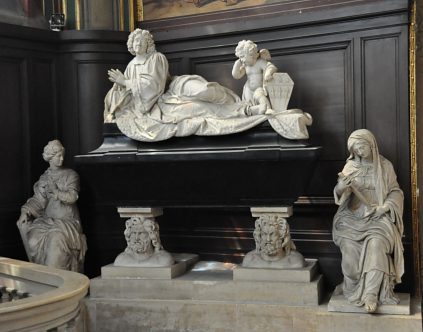 Fragment du monument funéraire de Michel Le Tellier (1603–1685) dans la chapelle de Brégy.