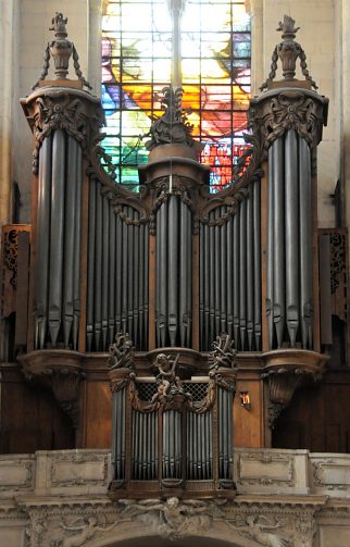 L'orgue de tribune tenu par la famille Couperin de 1656 à 1826.