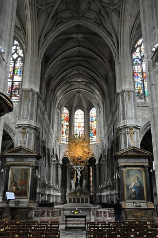 Le chœur vu du transept