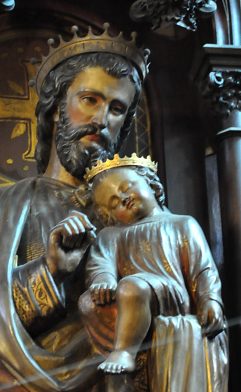 Saint Joseph et l'Enfant dans la chapelle Saint-Joseph