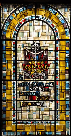 «Caritas», vitrail moderne