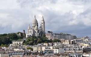 Le Sacré-Cœur de Montmartre vu du balcon de la façade