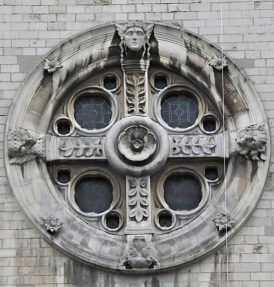 Oculus roman de la façade