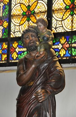 Statue de saint Christophe dans la nef