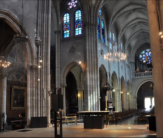 Le transept et la nef vus depuis le choeur