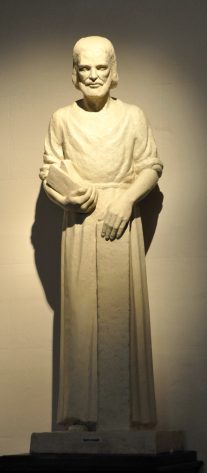Statue de saint Joseph portant un rabot