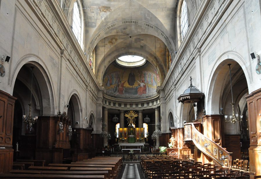Vue d'ensemble de la nef de l'église Sainte-Élisabeth