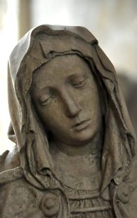 La Vierge dans la Déploration de l'église Saint-Jean-au-Marché à Troyes