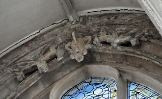 Clé pendante gothique ornant les grandes fenêtres (XVIe  siècle).