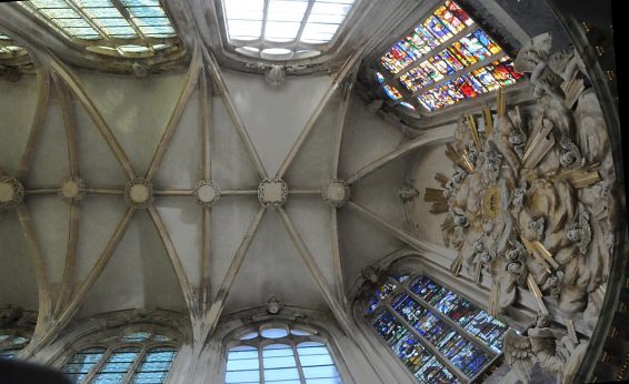 La voûte du chœur et ses clés gothiques du XVIe siècle