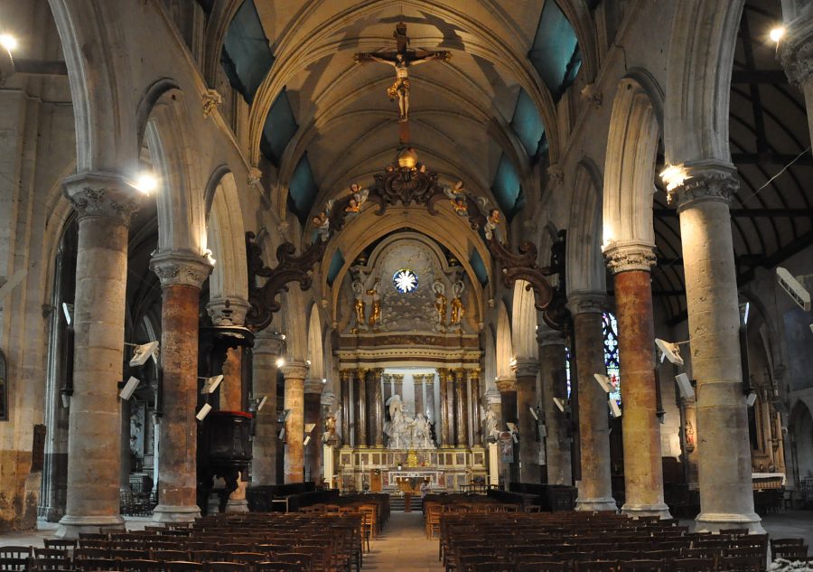 Vue d'ensemble de la nef et du chœur de l'église Saint–Vivien à Rouen