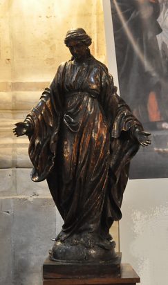 Statue de la Vierge en plâtre patiné